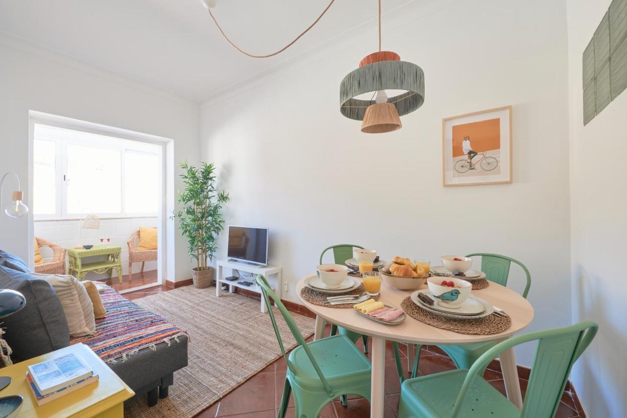 Central & Sunny 2Br Apt Near Beach, By Timecooler Setúbal Extérieur photo