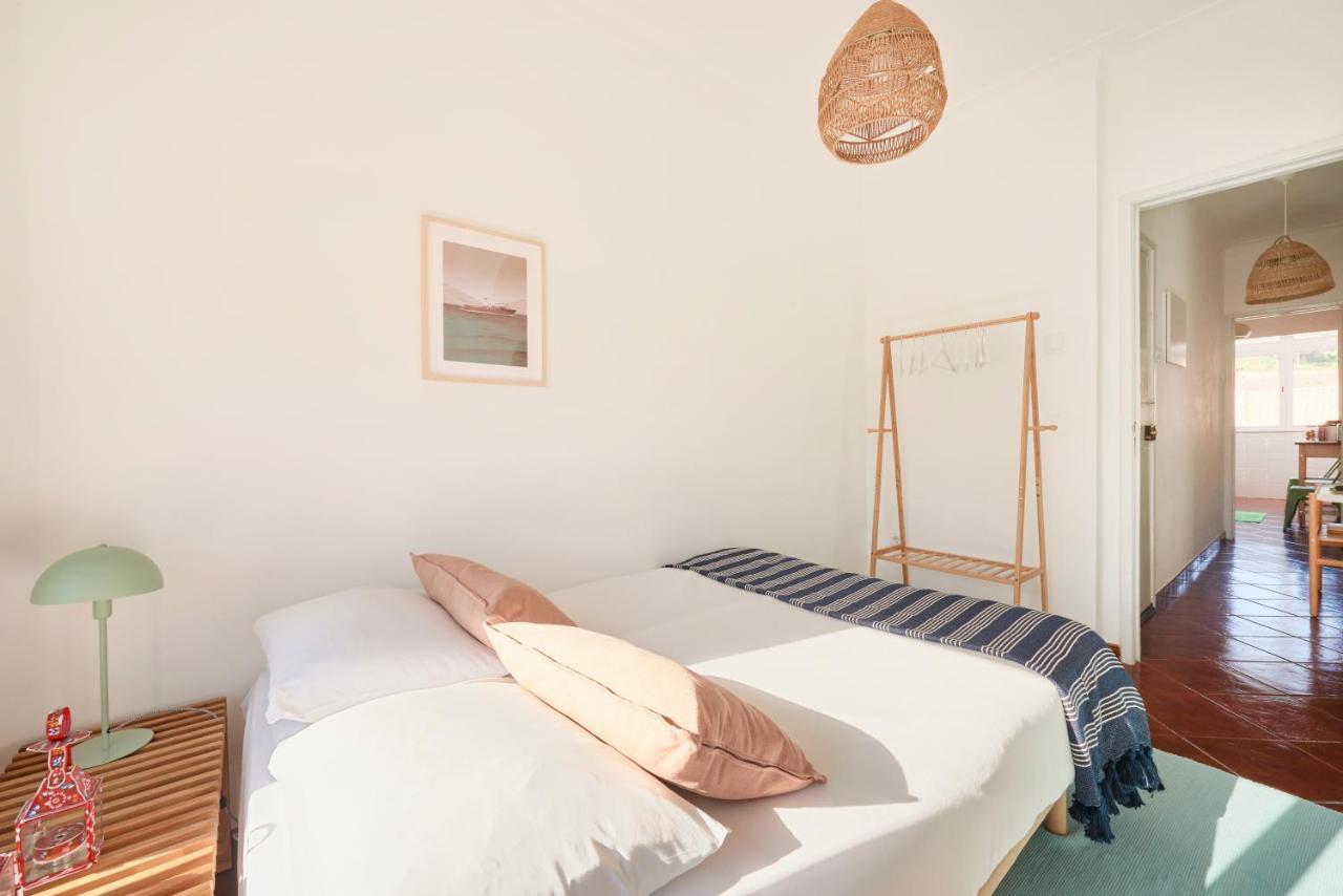 Central & Sunny 2Br Apt Near Beach, By Timecooler Setúbal Extérieur photo