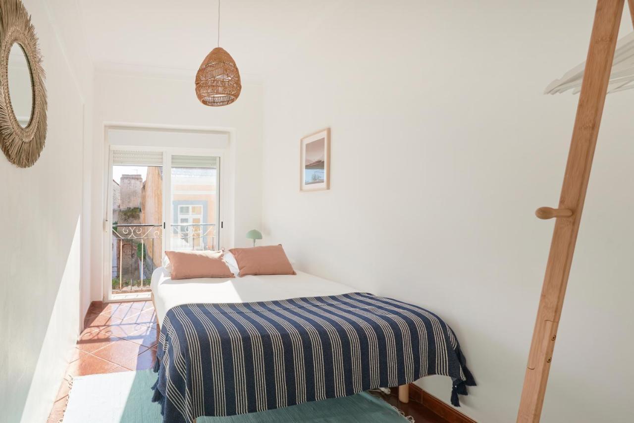 Central & Sunny 2Br Apt Near Beach, By Timecooler Setúbal Extérieur photo