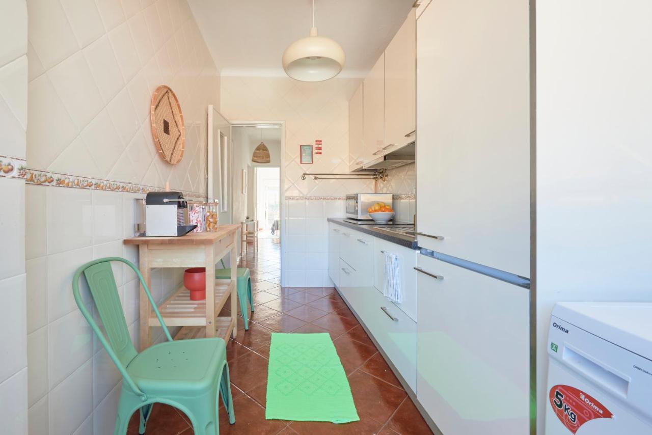 Central & Sunny 2Br Apt Near Beach, By Timecooler Setúbal Extérieur photo