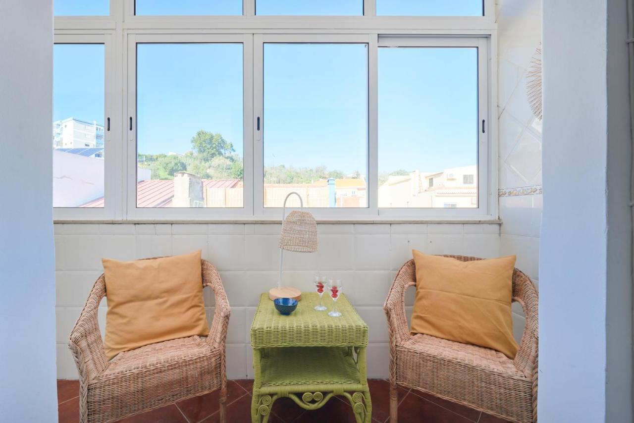 Central & Sunny 2Br Apt Near Beach, By Timecooler Setúbal Extérieur photo